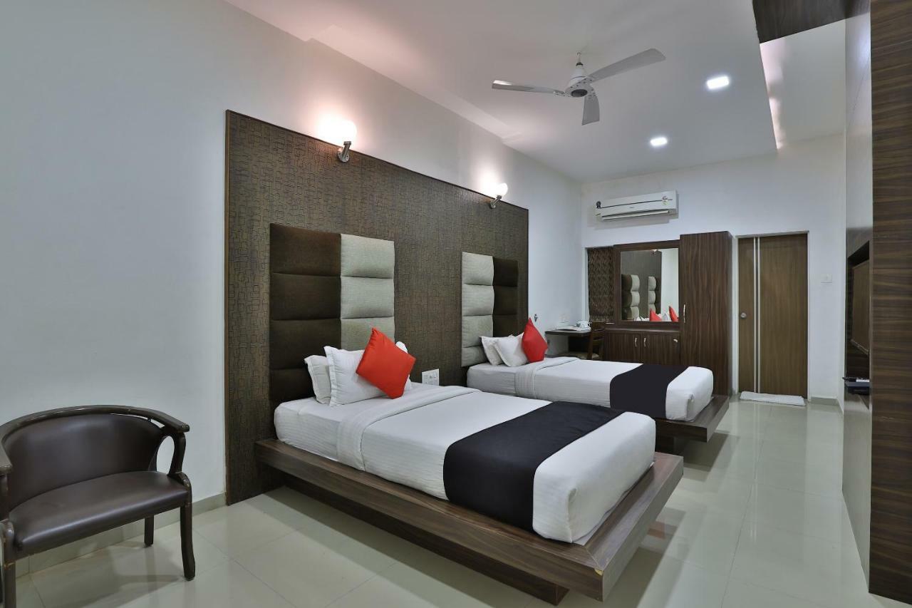Banyan Paradise Resort Вадодара Экстерьер фото